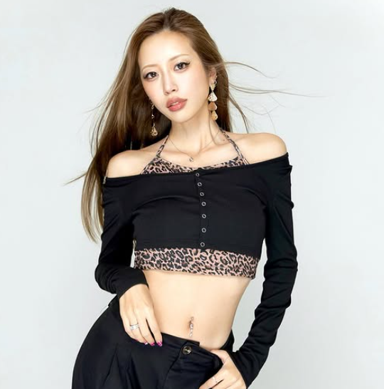 【2026最新】央川かこのプロフィール総まとめ!元宝塚の経歴・美脚・彼氏の噂を徹底調査